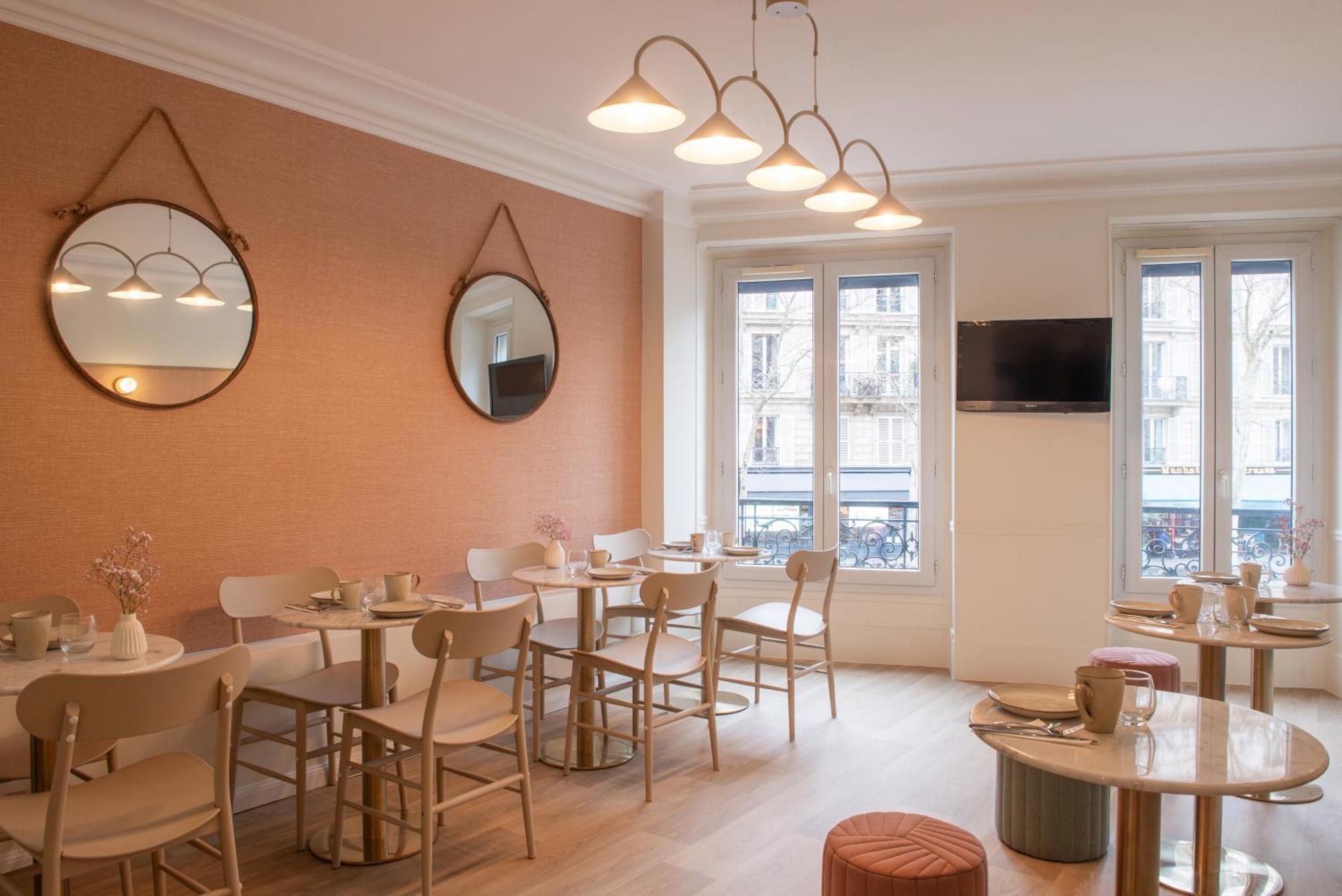 Hotel Avama Prony Paris Exterior photo